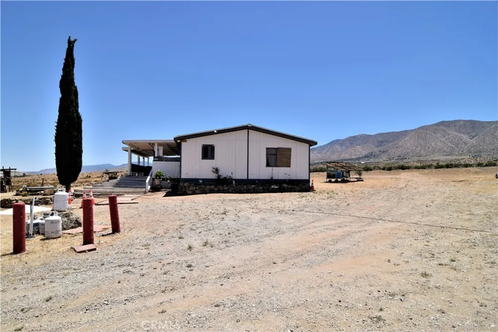 10140 Arrow Littlerock, CA 93543