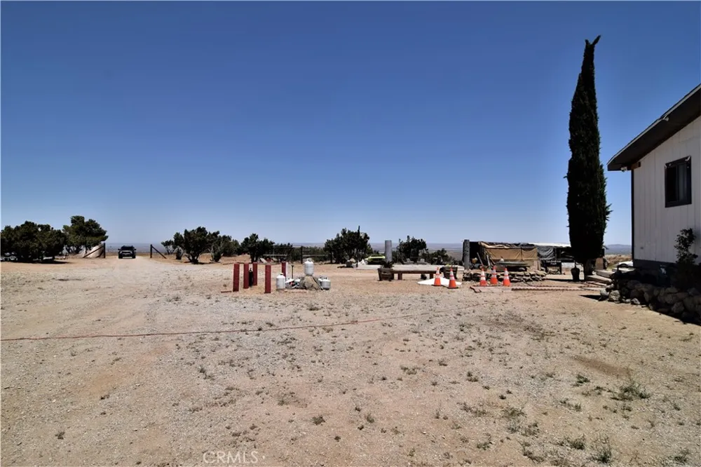 10140 Arrow Littlerock, CA 93543