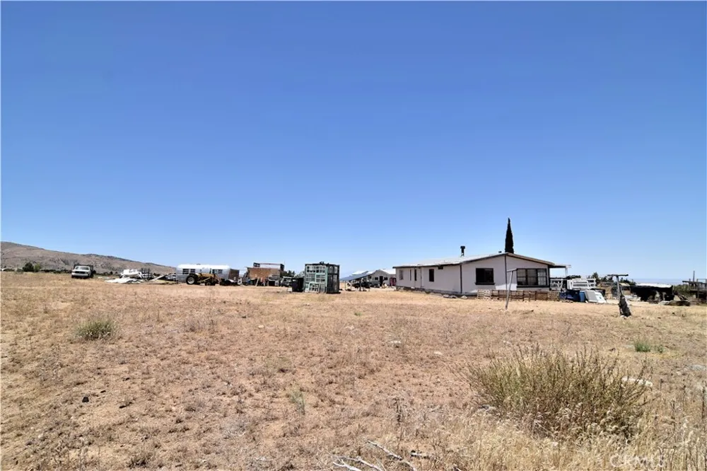 10140 Arrow Littlerock, CA 93543