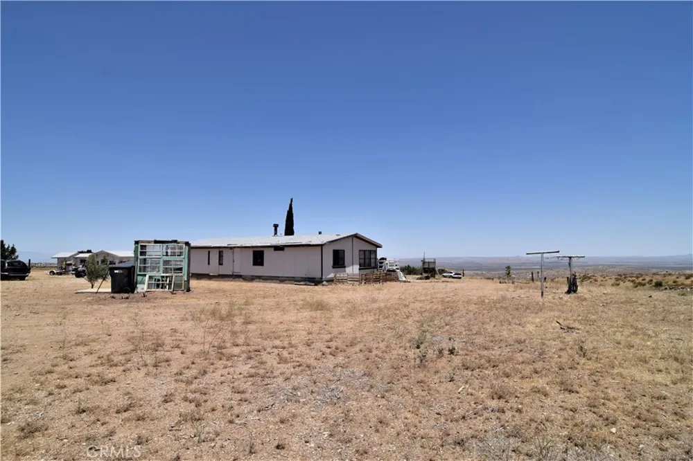 10140 Arrow Littlerock, CA 93543