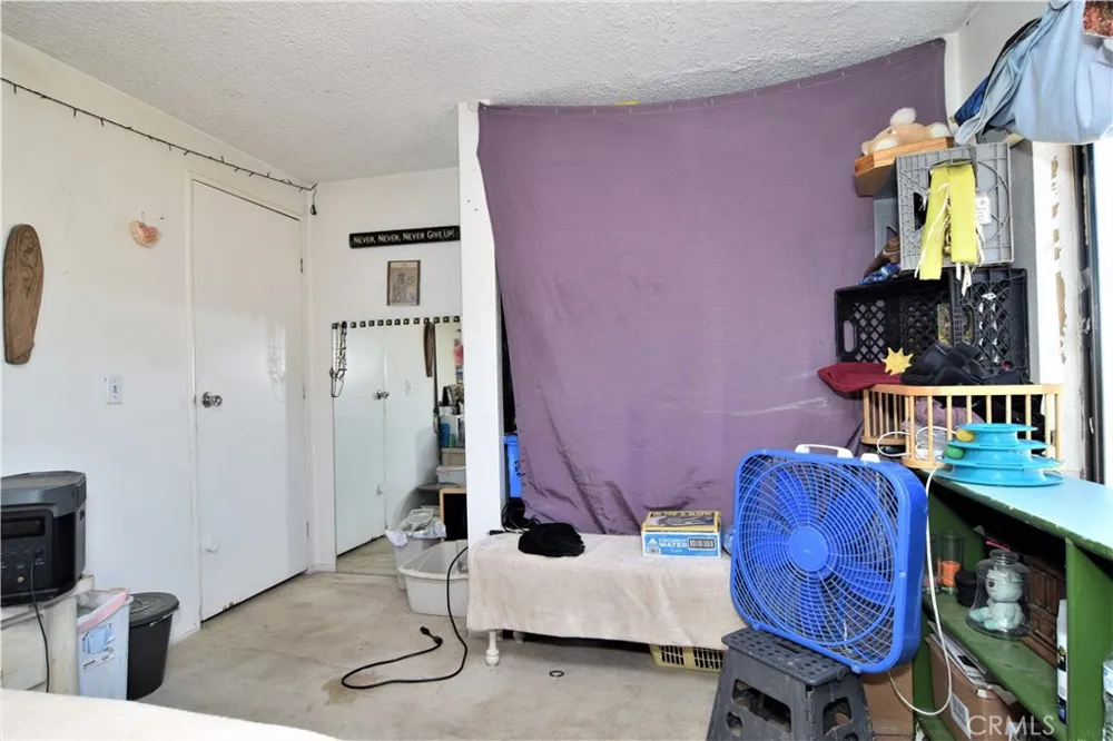 10140 Arrow Littlerock, CA 93543