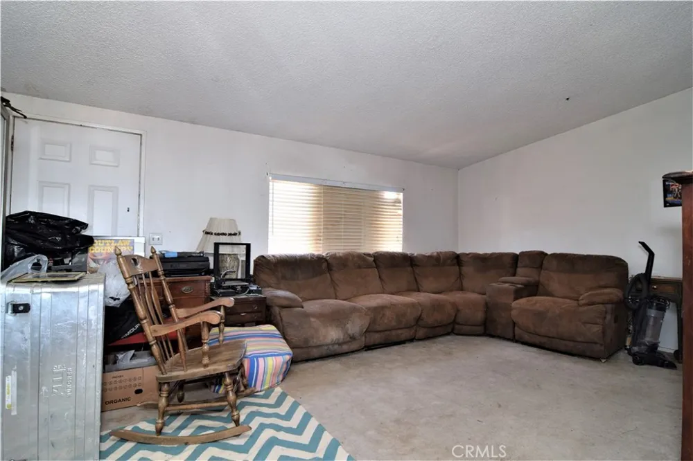 10140 Arrow Littlerock, CA 93543