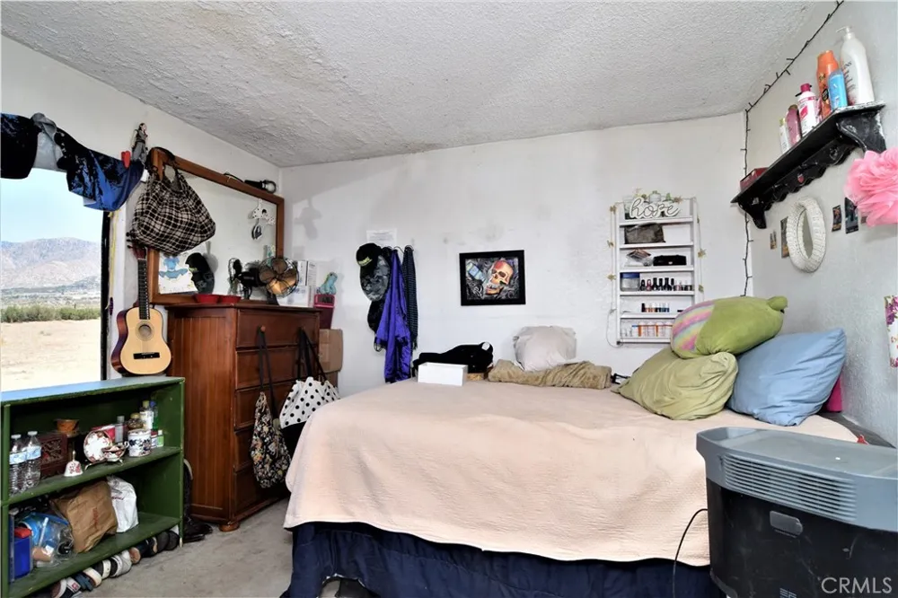 10140 Arrow Littlerock, CA 93543