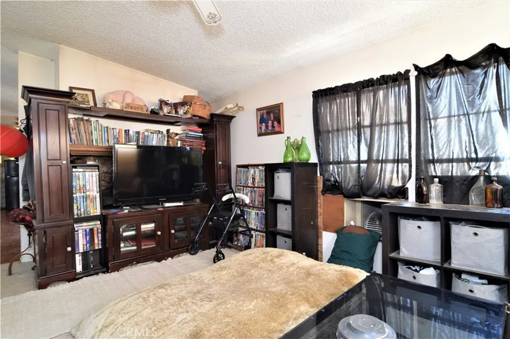 10140 Arrow Littlerock, CA 93543