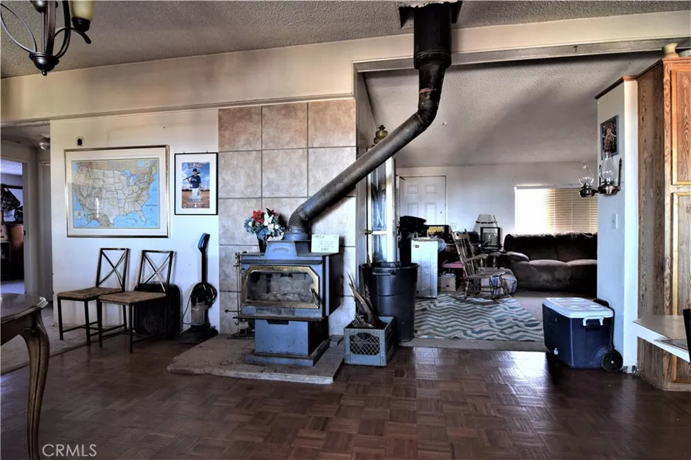 10140 Arrow Littlerock, CA 93543