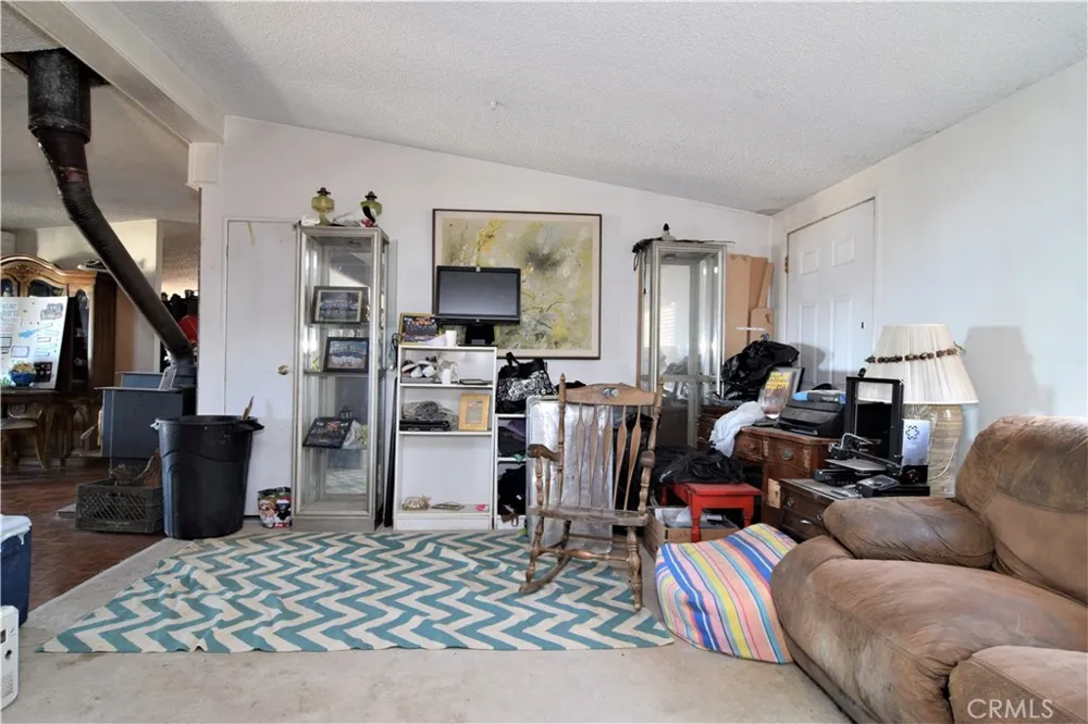 10140 Arrow Littlerock, CA 93543