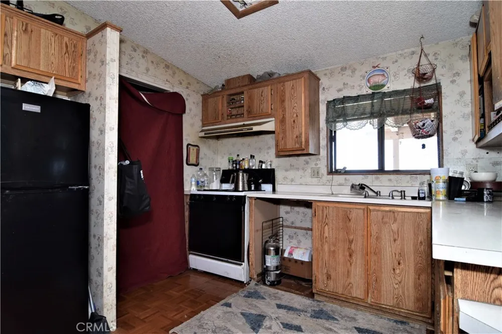 10140 Arrow Littlerock, CA 93543