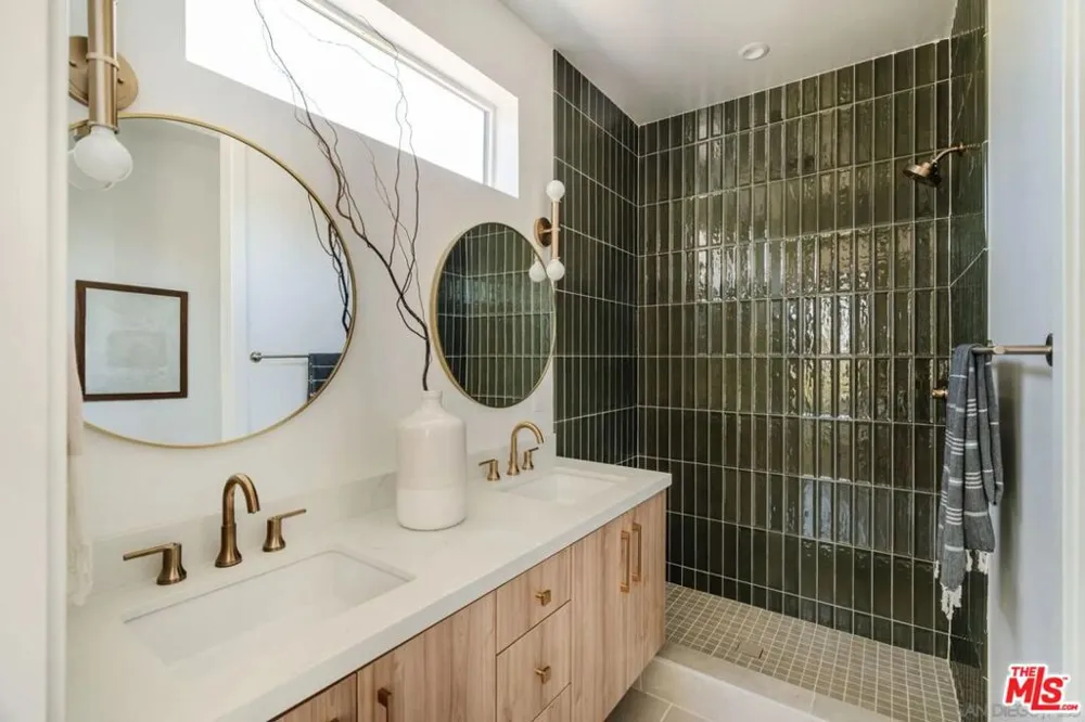 3862 Emery Lane Los Angeles, CA 90065