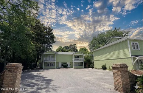 808 Desoto Street