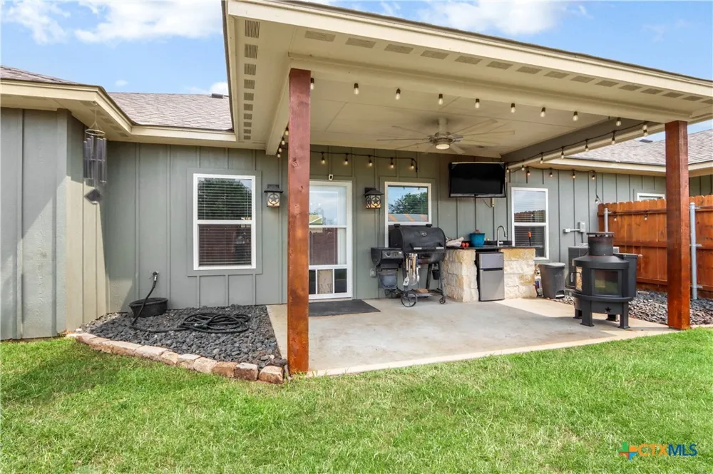 145 Navarro Crossing Seguin, TX 78155