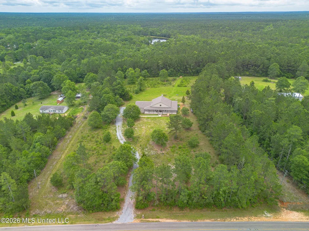 1034 W Mchenry Road McHenry, MS 39561
