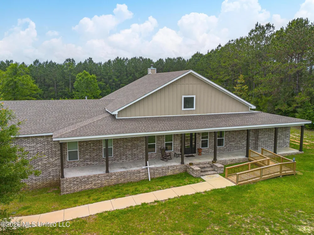 1034 W Mchenry Road McHenry, MS 39561