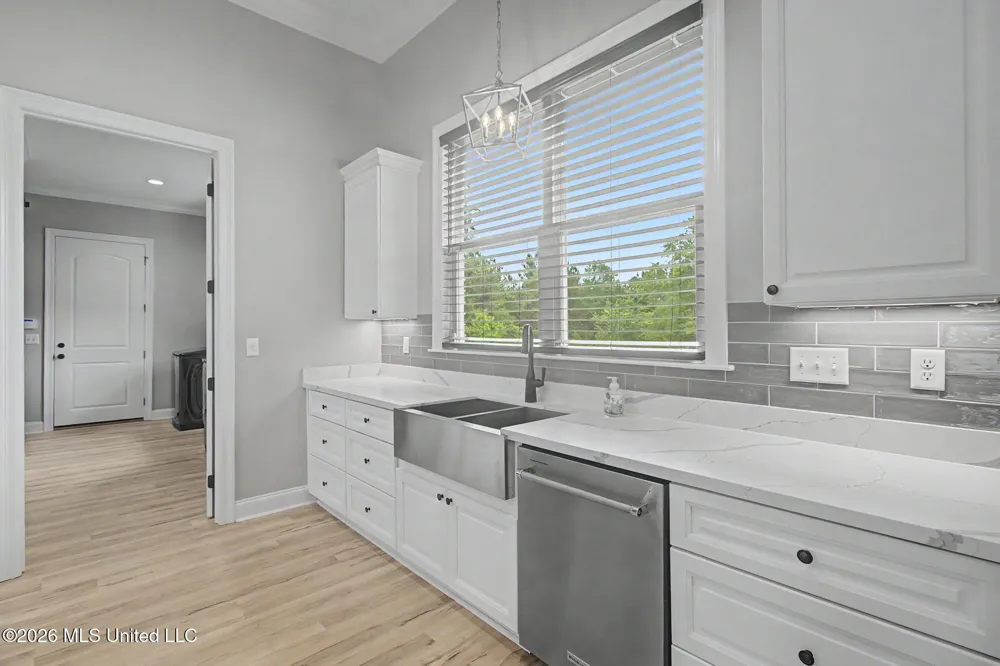 1034 W Mchenry Road McHenry, MS 39561