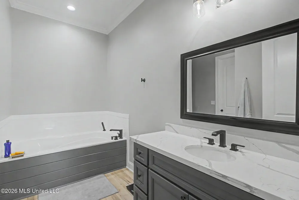 1034 W Mchenry Road McHenry, MS 39561