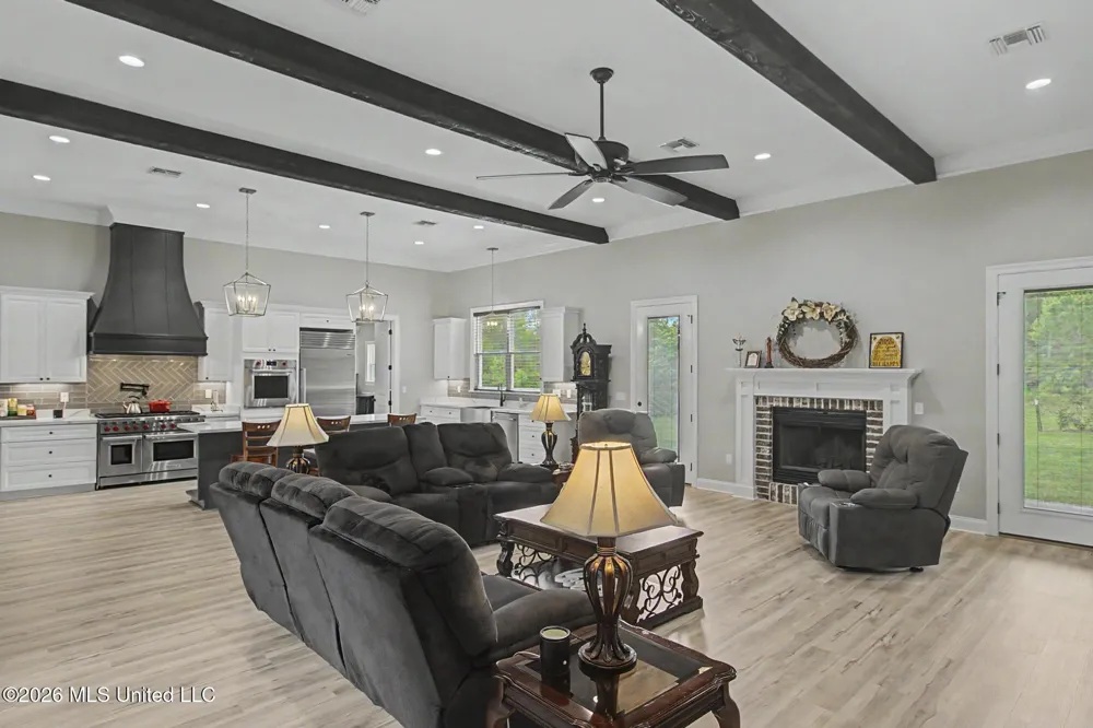 1034 W Mchenry Road McHenry, MS 39561