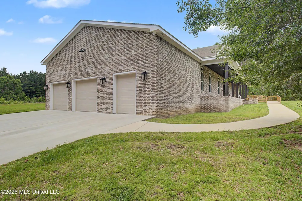 1034 W Mchenry Road McHenry, MS 39561