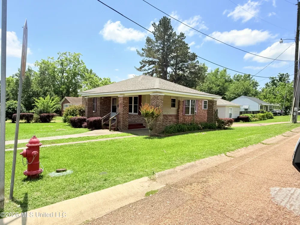 400 Newton Street Crystal Springs, MS 39059
