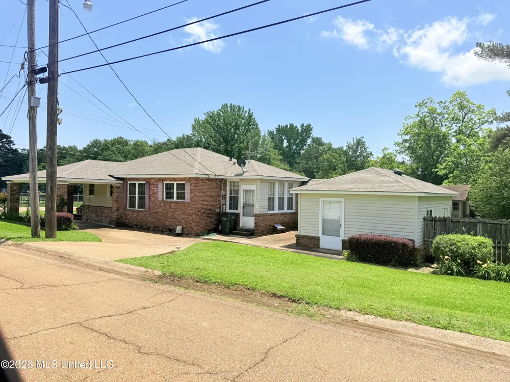 400 Newton Street Crystal Springs, MS 39059