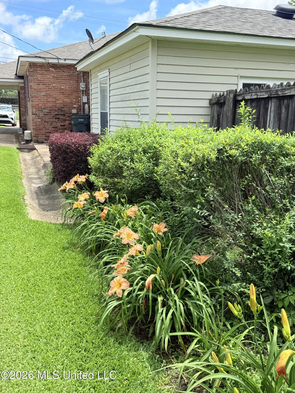 400 Newton Street Crystal Springs, MS 39059