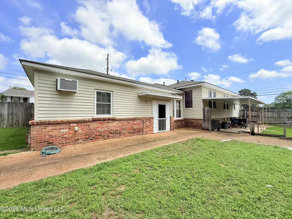 400 Newton Street Crystal Springs, MS 39059