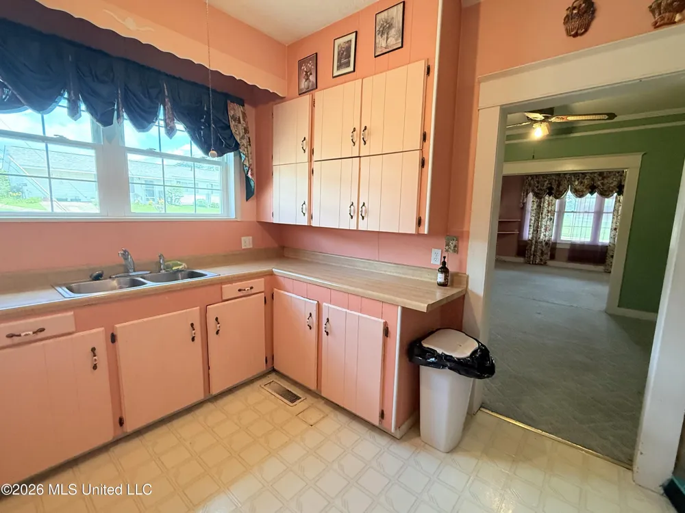 400 Newton Street Crystal Springs, MS 39059