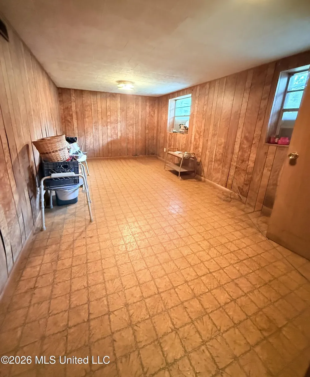 400 Newton Street Crystal Springs, MS 39059