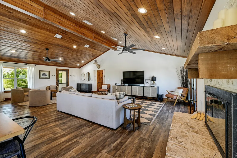 19811 W Ranch Road 152 Road Llano, TX 78643
