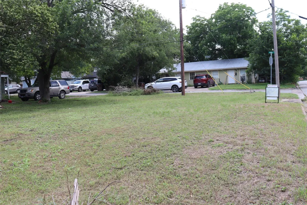 Neches Street Lockhart, TX 78644