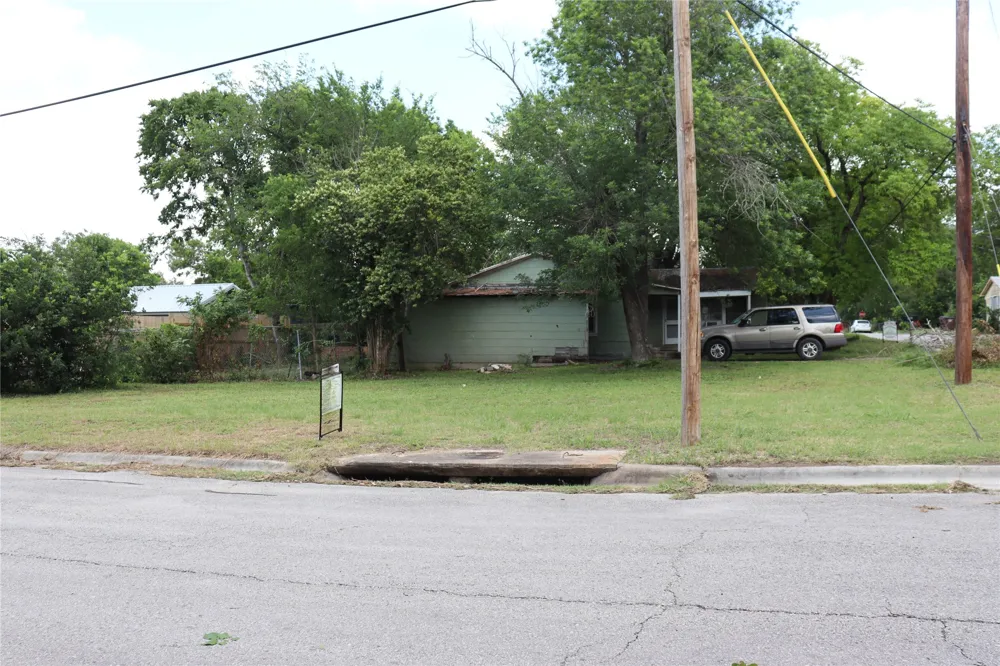 Neches Street Lockhart, TX 78644