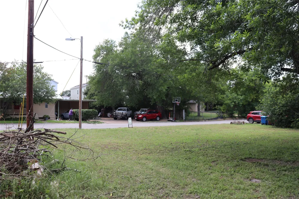 Neches Street Lockhart, TX 78644