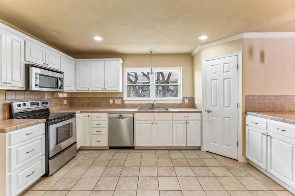1919 American Drive #B-110 Lago Vista, TX 78645