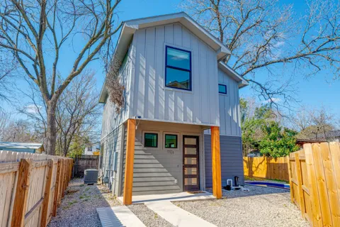 910 Tillery Street #B