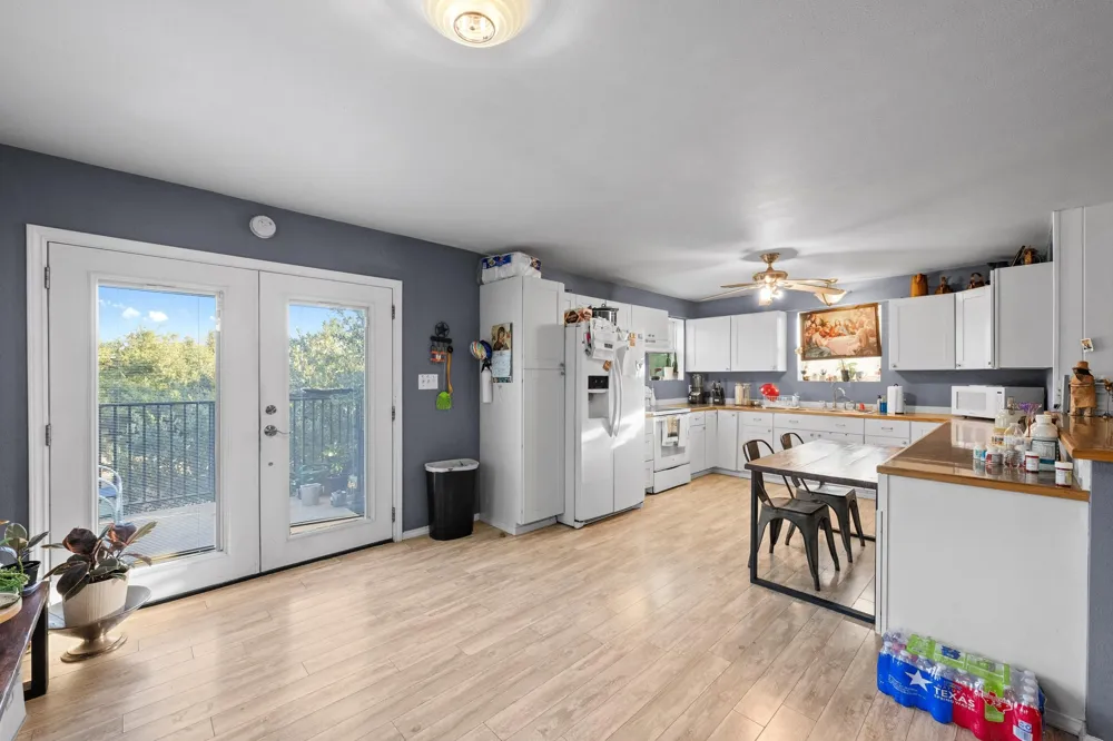 5200 Bell Springs Road Dripping Springs, TX 78620