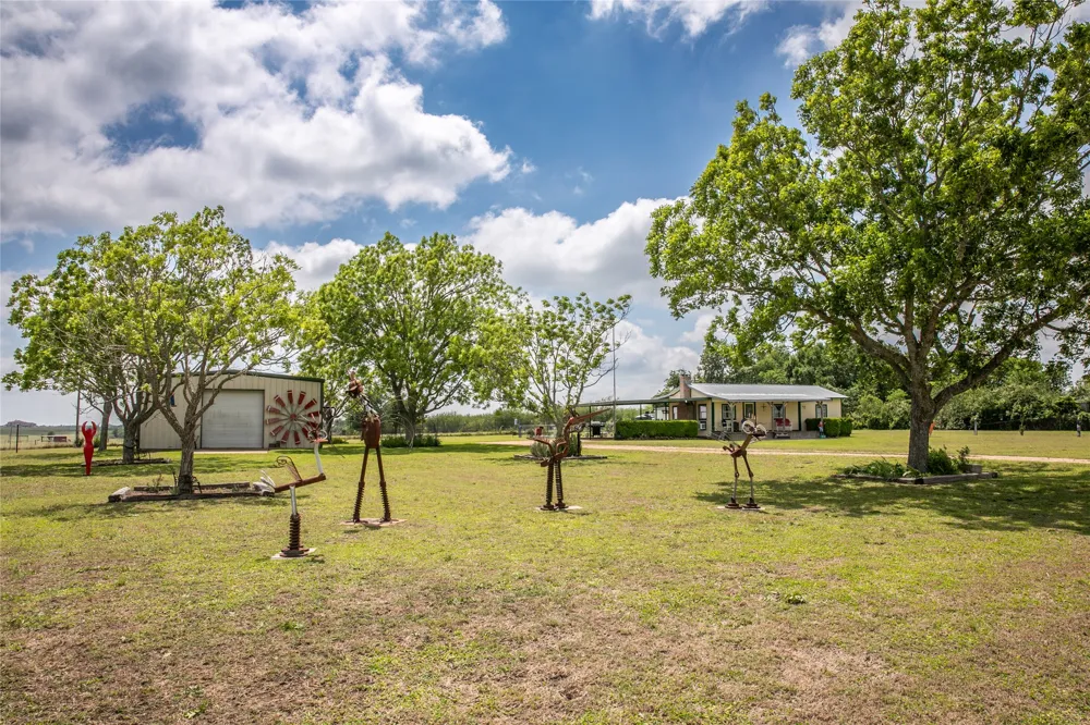 2603 McNelly Lane Burton, TX 77835