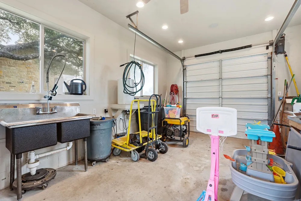 1550 Trebled Waters Trail Driftwood, TX 78619