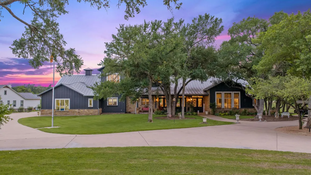 1550 Trebled Waters Trail Driftwood, TX 78619