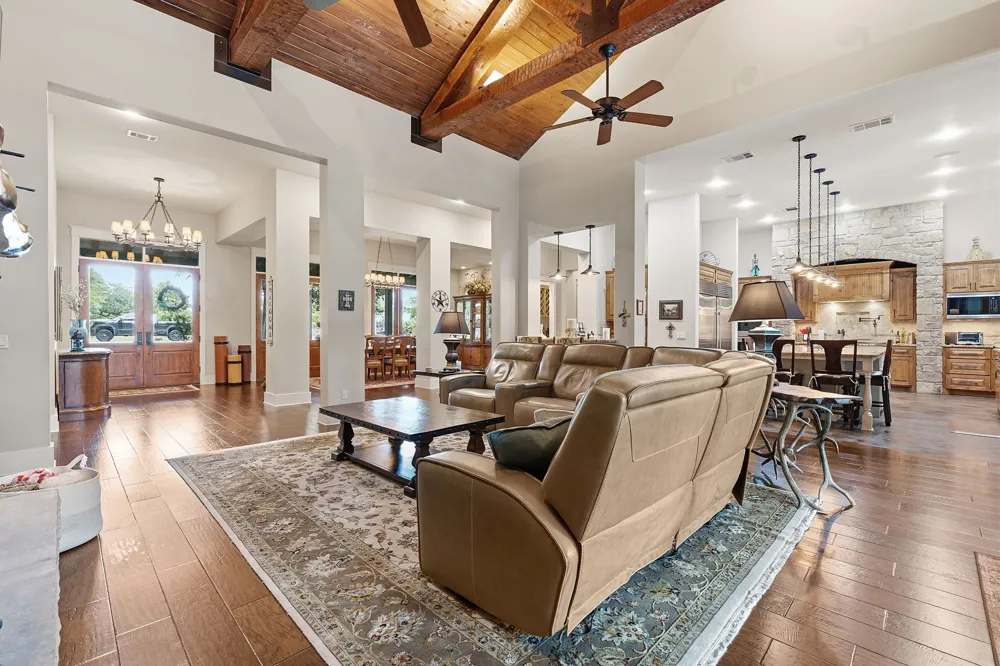 1550 Trebled Waters Trail Driftwood, TX 78619