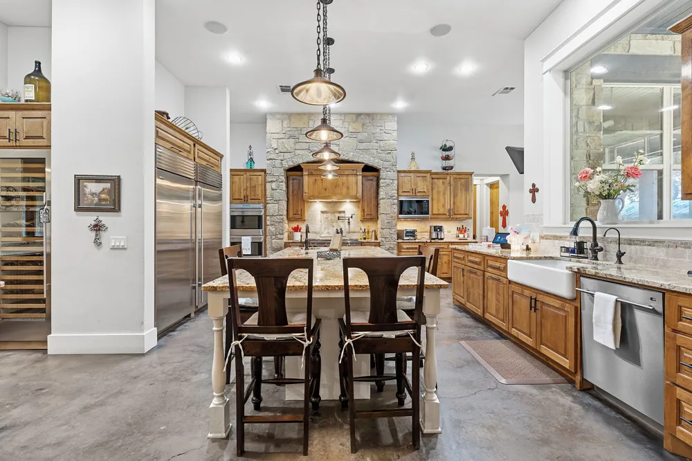 1550 Trebled Waters Trail Driftwood, TX 78619