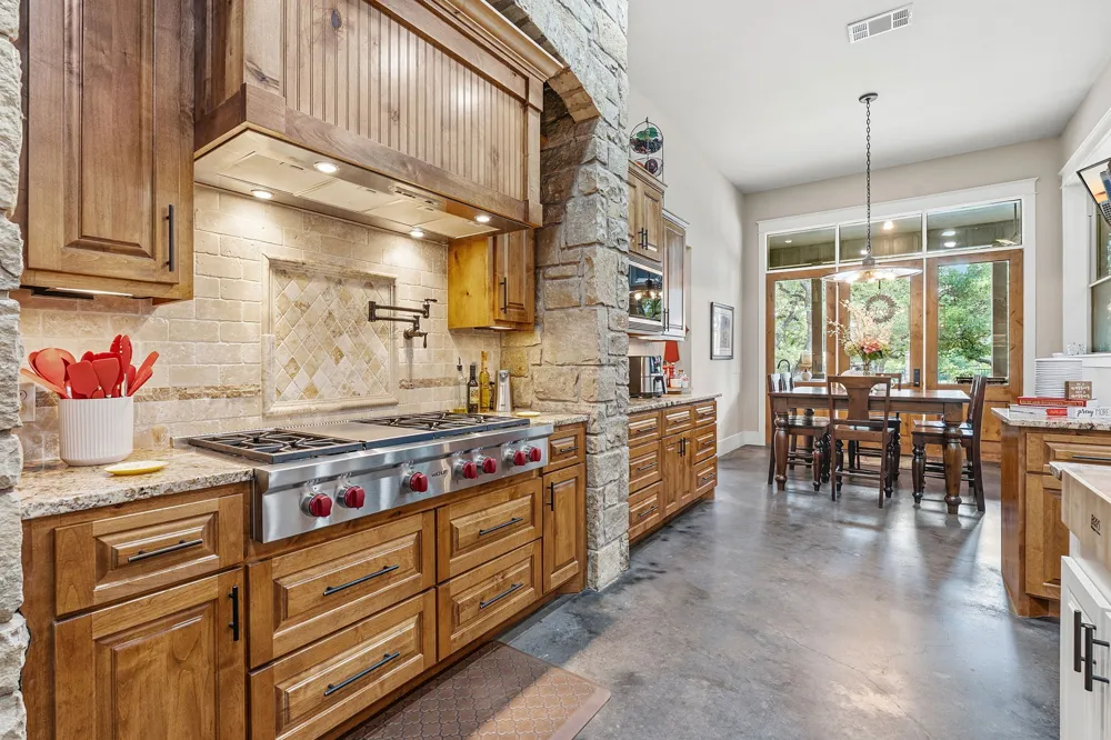 1550 Trebled Waters Trail Driftwood, TX 78619