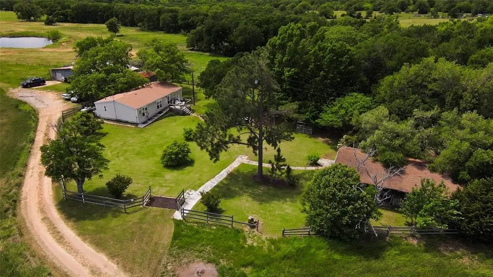 269 Balch Road Elgin, TX 78621