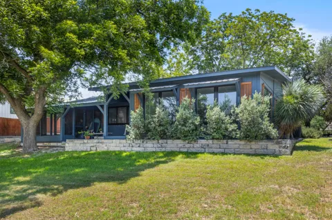 810 River Road