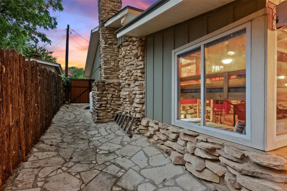 1728 Rocky River Canyon Lake, TX 78133