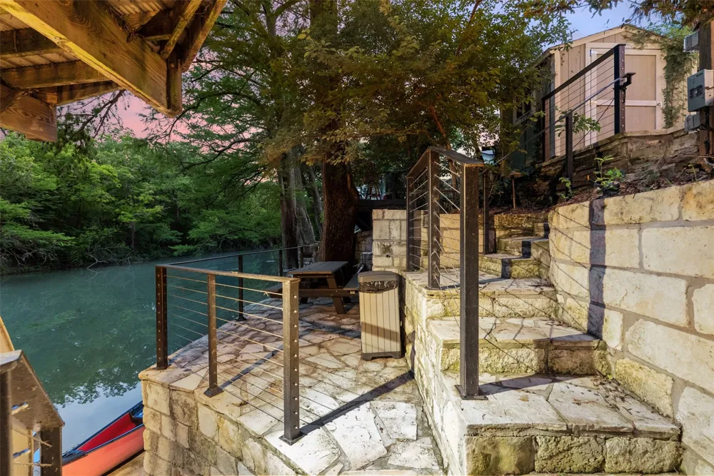 1728 Rocky River Canyon Lake, TX 78133
