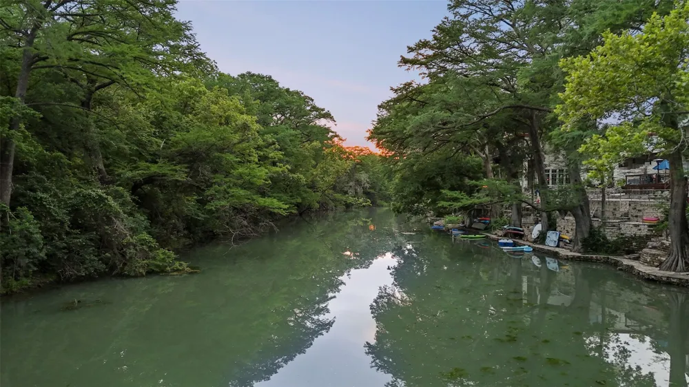 1728 Rocky River Canyon Lake, TX 78133