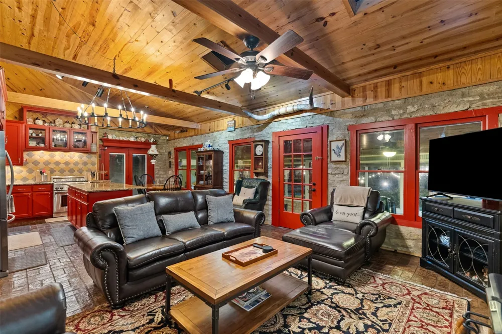 1728 Rocky River Canyon Lake, TX 78133