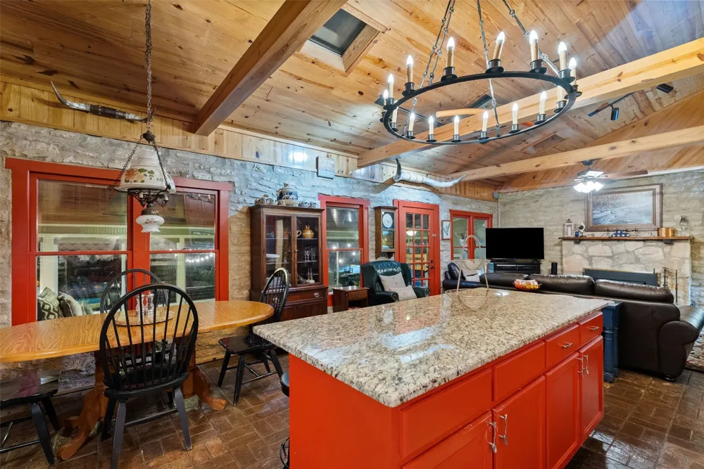 1728 Rocky River Canyon Lake, TX 78133