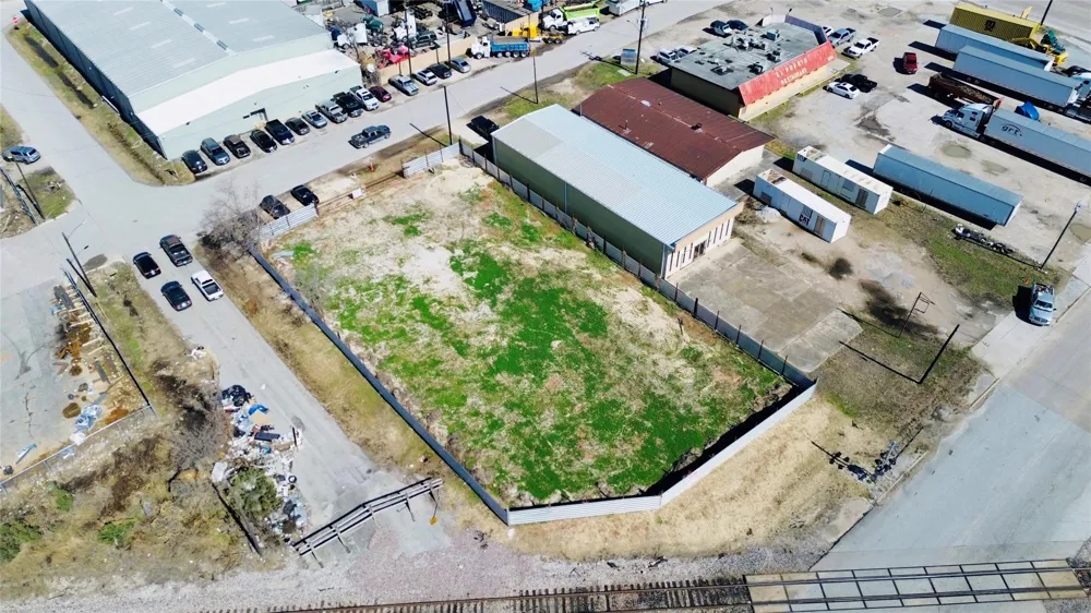 2323 Daugherty Street Houston, TX 77029