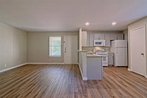 401 Hedgewood Drive #C