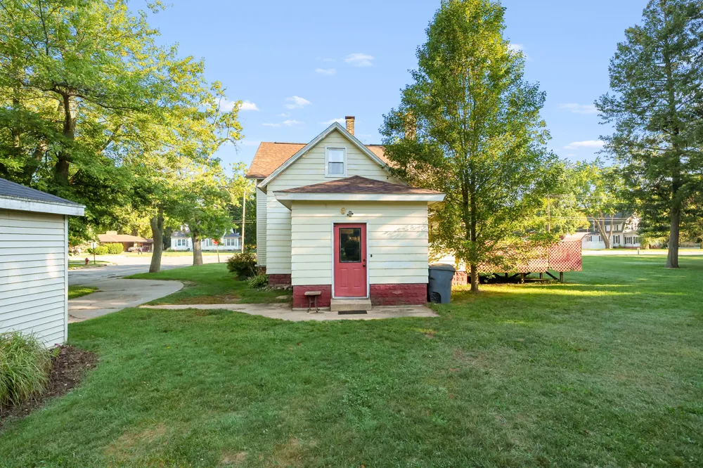 398 W Napier Avenue Benton Harbor, MI 49022