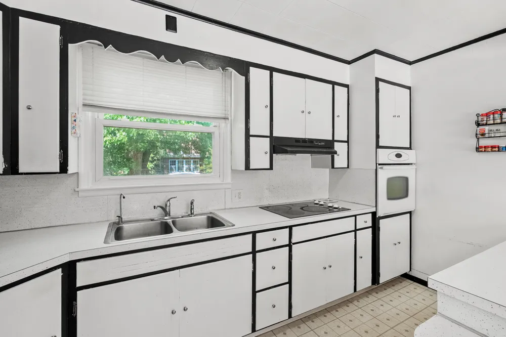 398 W Napier Avenue Benton Harbor, MI 49022